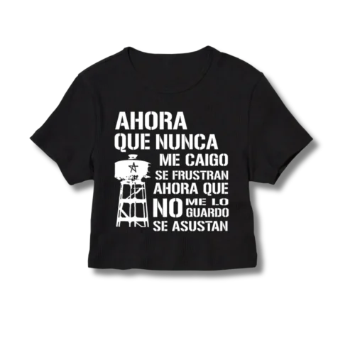 Baby Tee Lali Plástico - Ahora que nunca me caigo